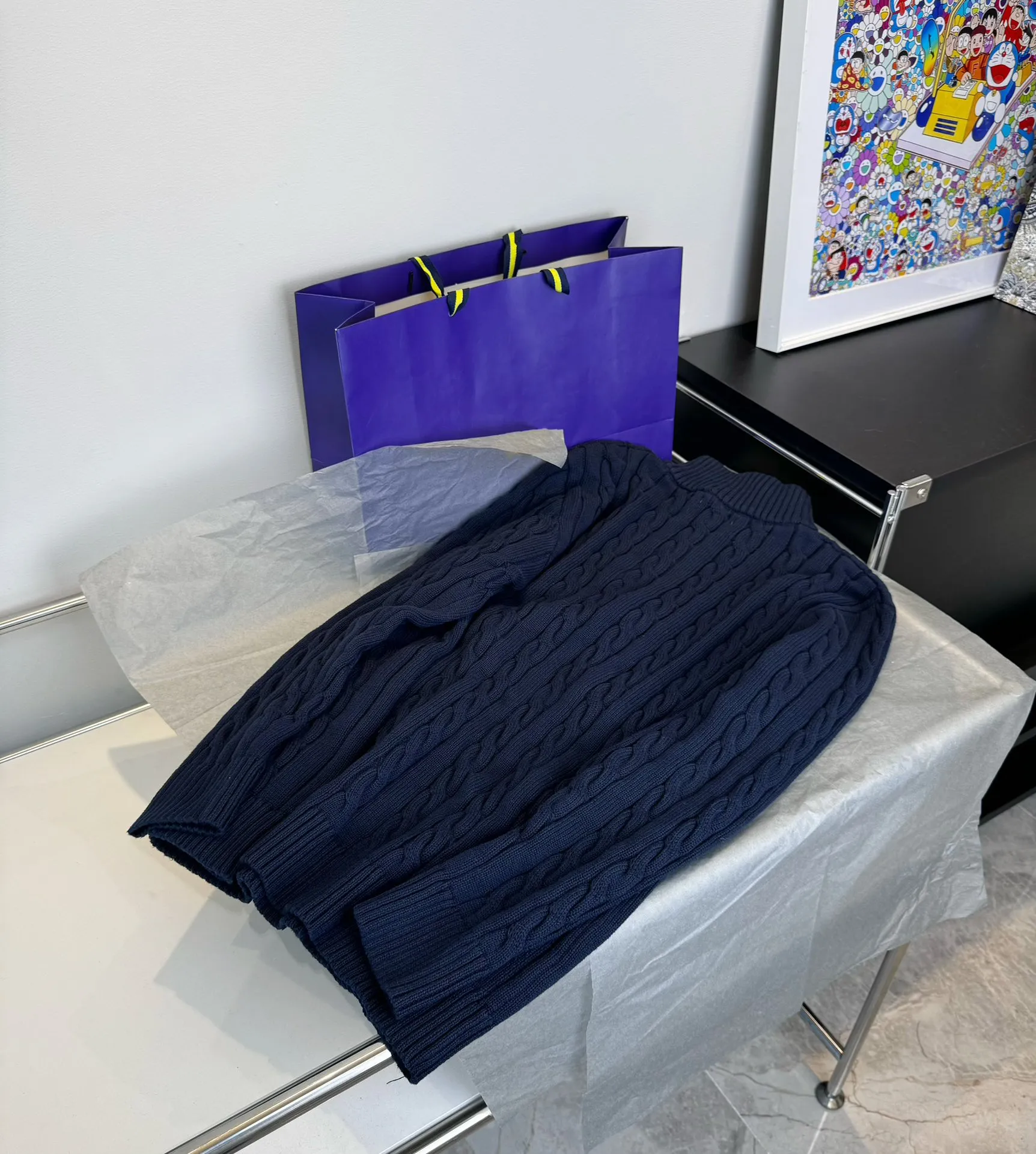 🅿️260 Style number: L02 RALPH LAUREN/Ralph Lauren classic war horse small label embroidered logo Paul polo turtleneck pullover classic half-zip knitted twist sweater sweater Size: Made of pure cotton yarn 🧶 blended with wool, pure cotton is skin-friendly and comfortable, small label war horse embroidered twist turtleneck sweater 🐎 high quality. Follow the blogger to learn how to wear it! Let’s get a Ralph Lauren cable sweater. It’s a super hard-to-find series after it became popular. It’s hard to find one on the official website. It’s simple and practical to wear, with a lazy and loose feel. The thickened fabric has more texture, soft and delicate feel, and a loose fit. Whether worn alone or layered, you can wear different styles of fashion with just one piece!   Size reference # xs s m l Length 64 66 68 70 Shoulder width 40 41 42 44 Bust 46 48 50 52